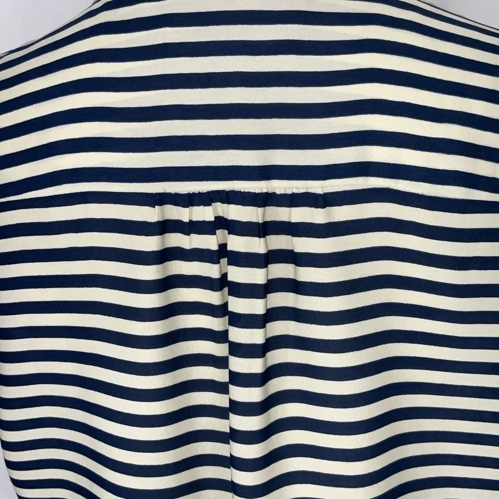 Banana Republic Navy Blue & Light Tan Striped Sleeveless 1/2 Snap Size 6 - Image 5