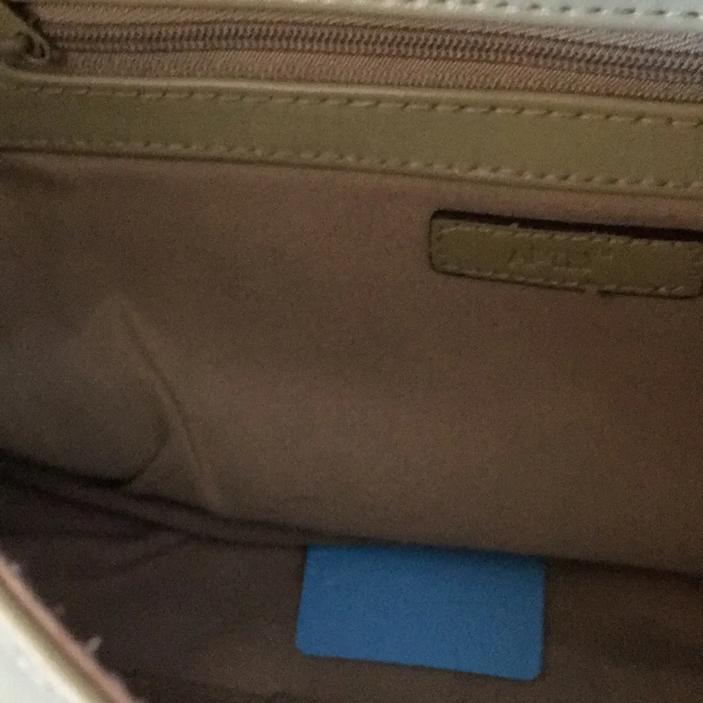 FINAL MARKDOWN LADIES leather handbag - Image 6