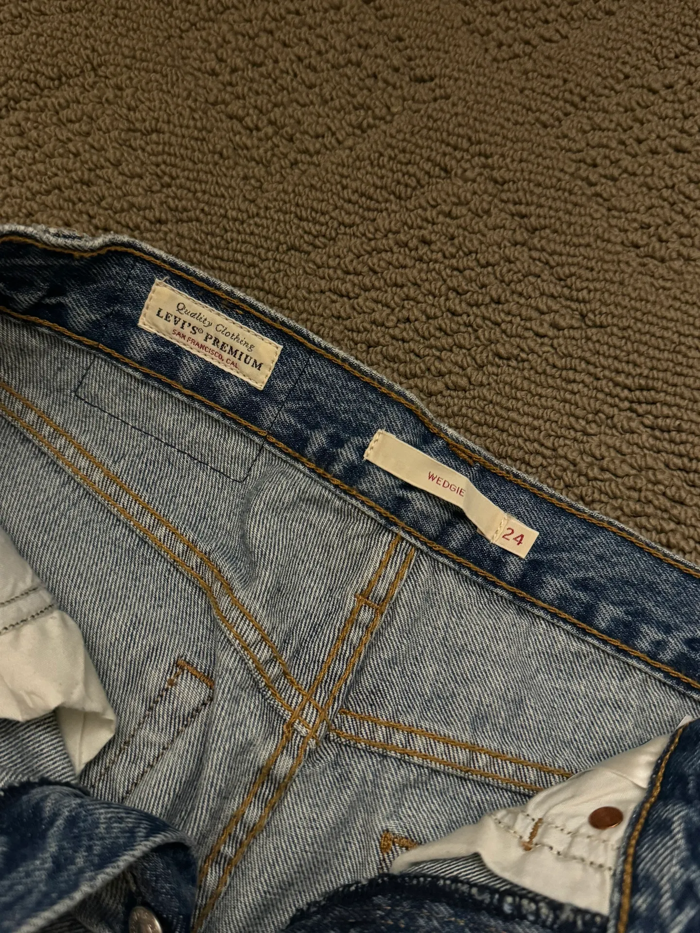 Levi’s Wedgie Jeans - Image 3
