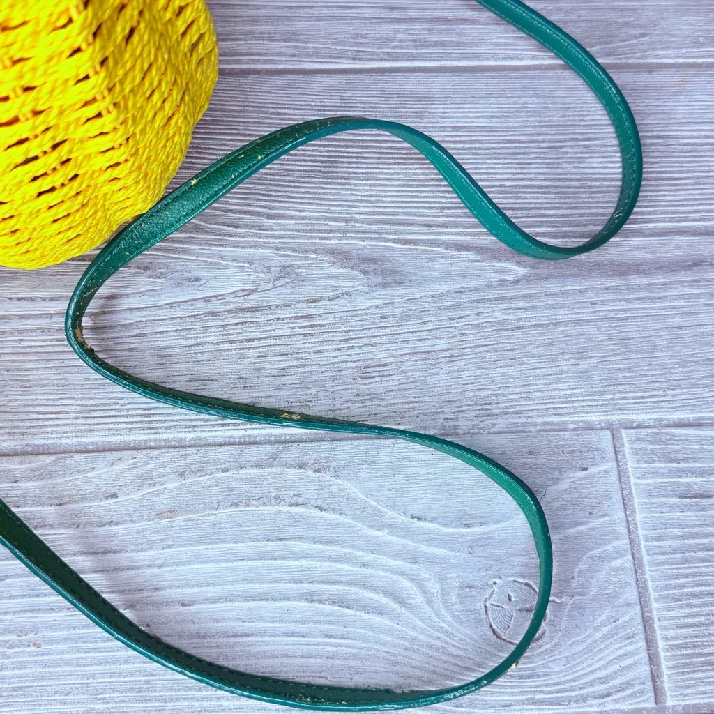 Rare Betsey Johnson wicker pineapple purse cross body bag vegan leather detail - Image 13