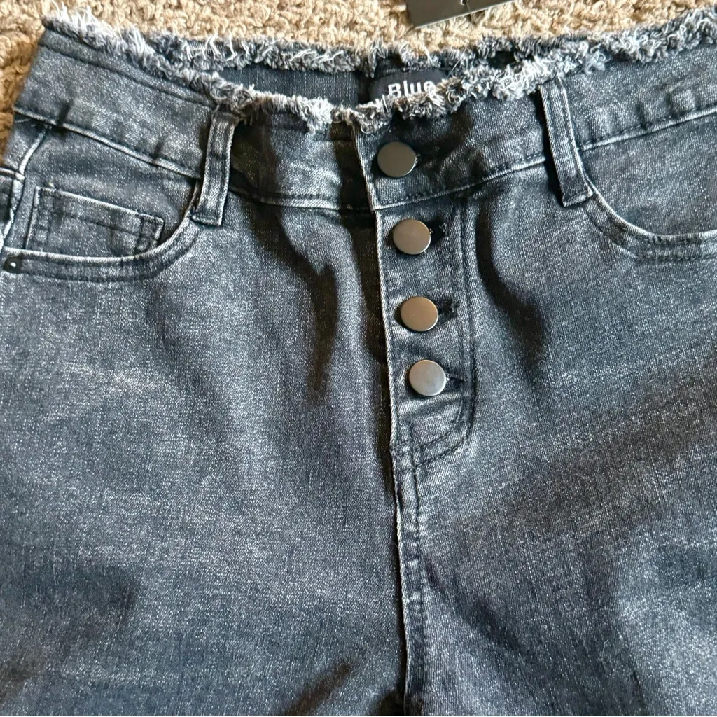 Buckle Blue B Collection Rhinestone Fringe Cropped Flare Jeans – Size Small Gray - Image 3