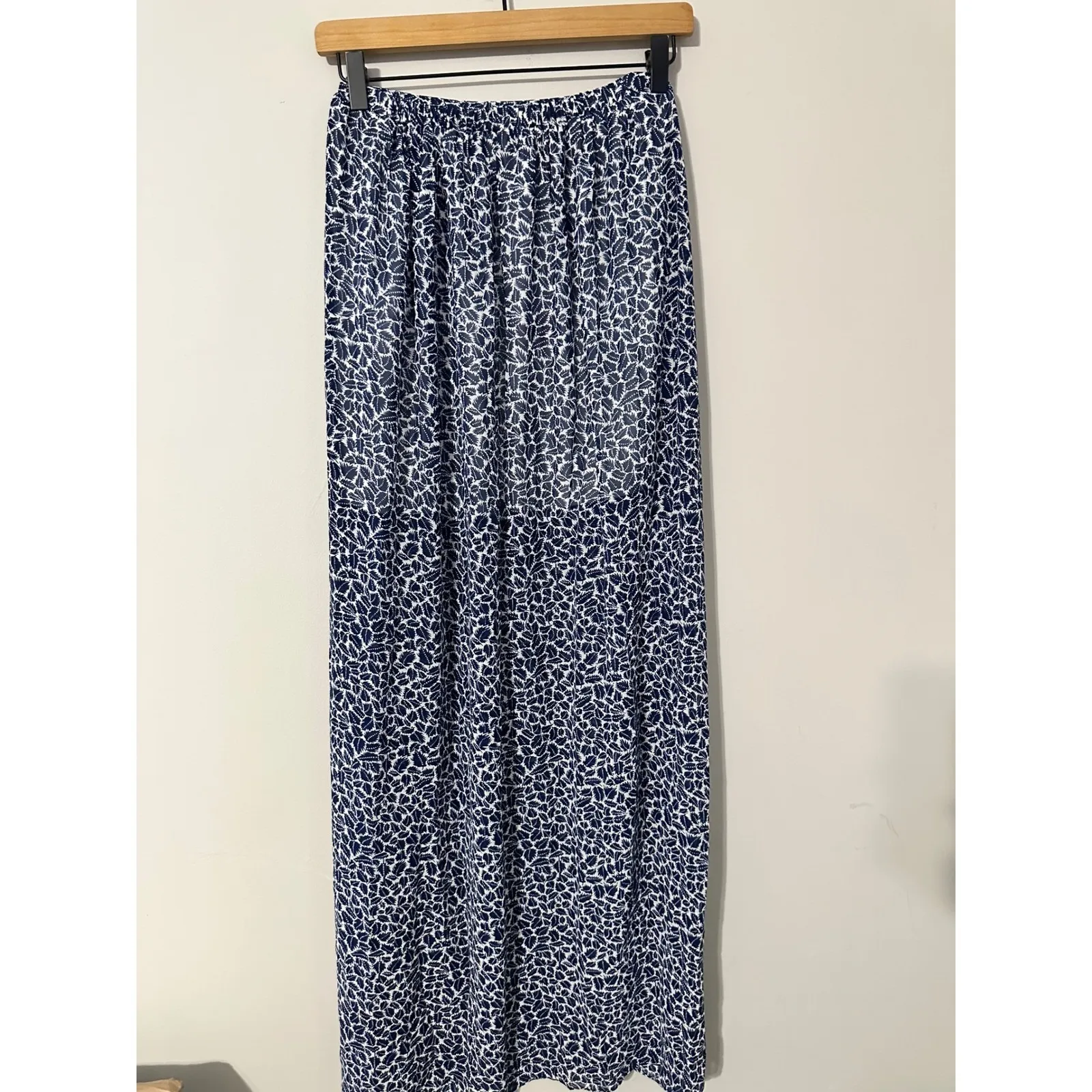 L'ATISTE BY AMY Women's Maxi Skirt Floral‎ Print Blue White HIGH Slit Size S - Image 4