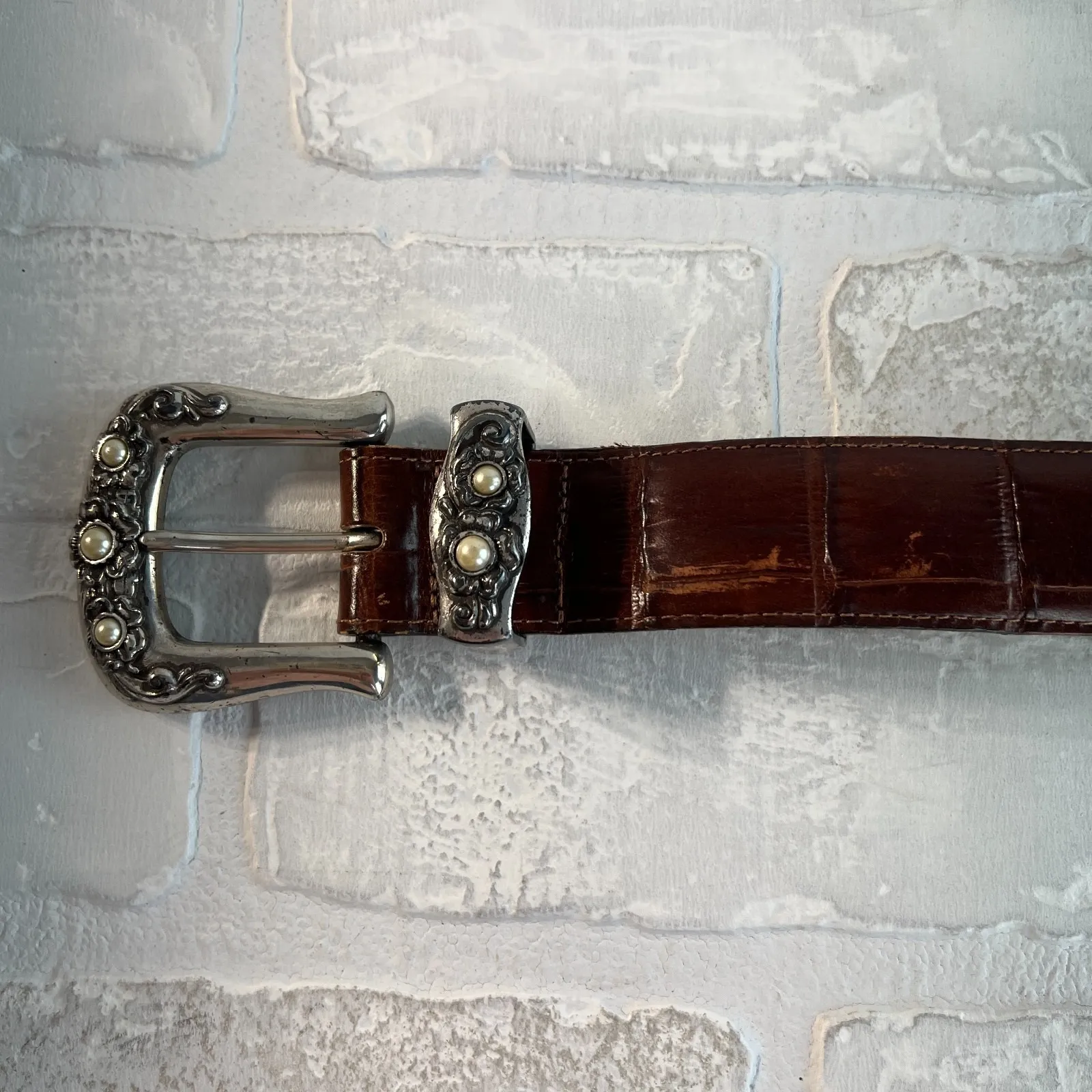 Brighton Belt Womens Medium Brown Croc Embossed Ornate Silver Buckle Pearls 1996 - Image 2