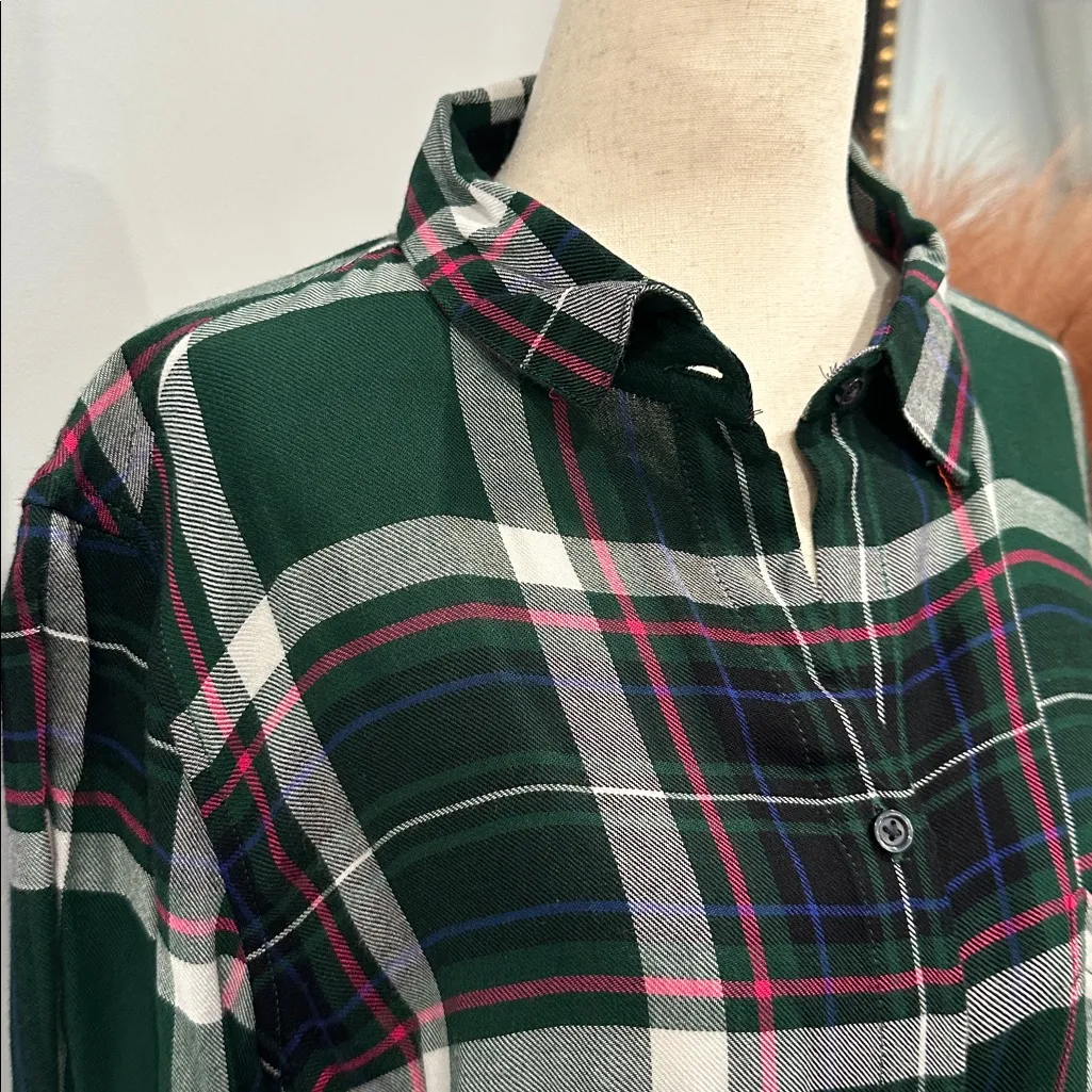 Old Navy Dark Green Plaid Button-Down Shirt - Image 3