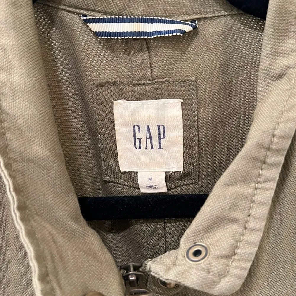 Olive green utility vest Size M - Image 3