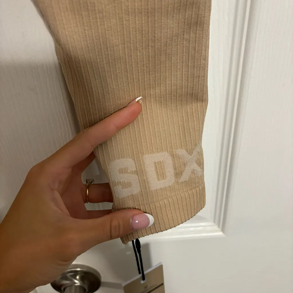 White fox Coffee Date Seamless Leggings Sand MWT - Image 5