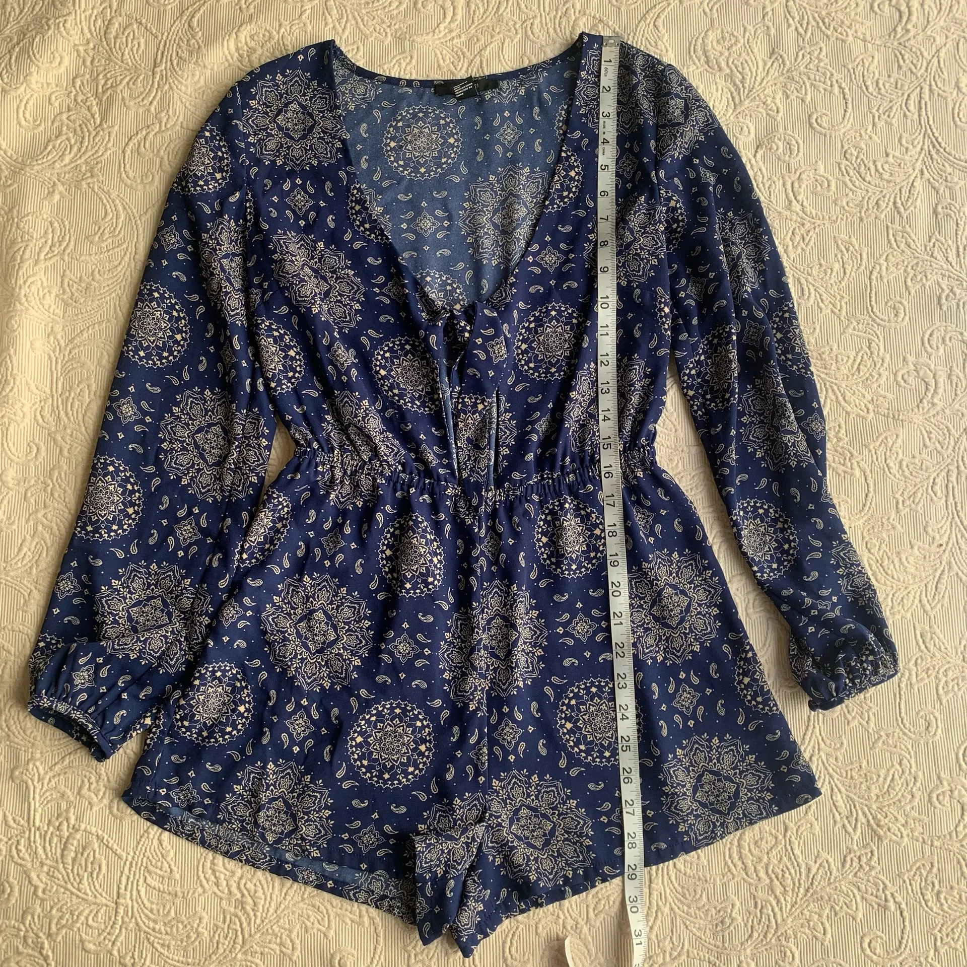 Forever 21 Blue Front Tie Key Hole Cut Out V-Neck Long Sleeve Romper - Image 6