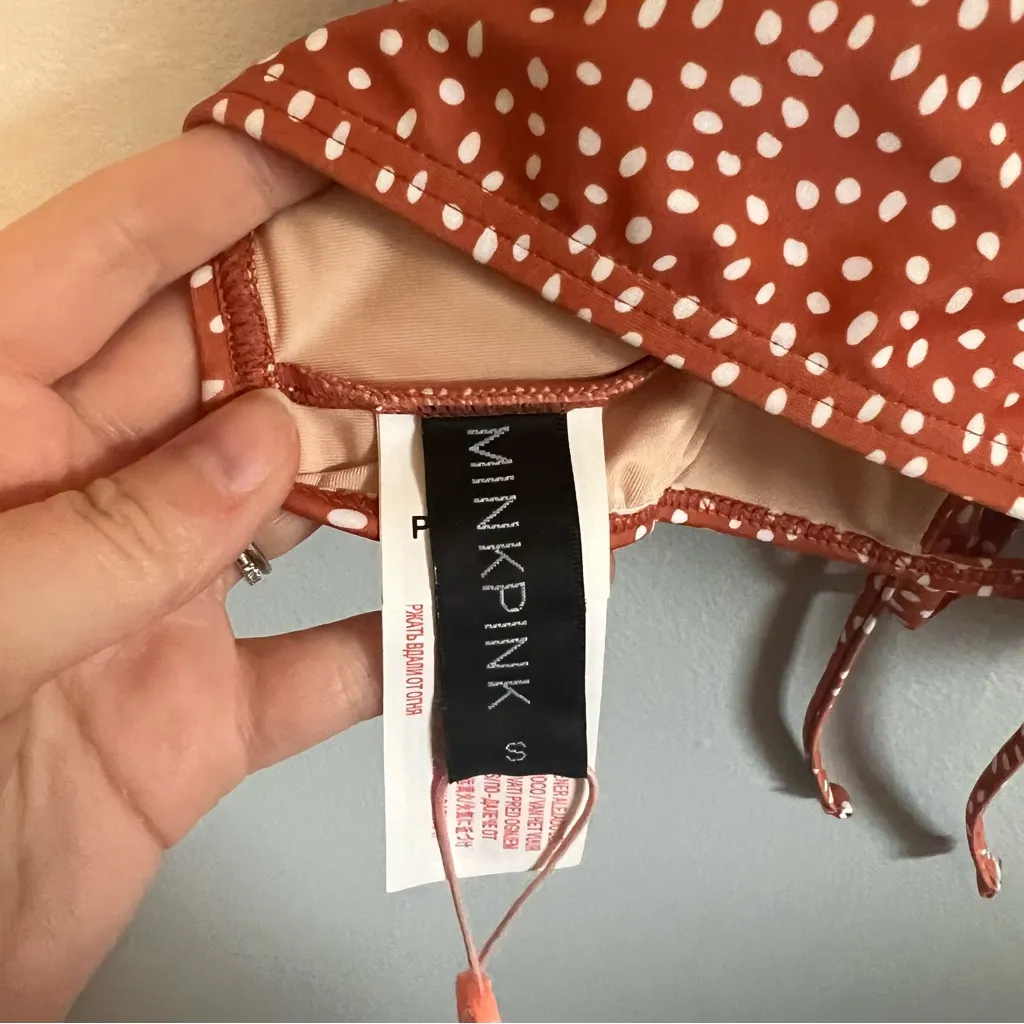 MINKPINK Tie Front Bikini Top Ditsy Print NWT Size small - Image 8