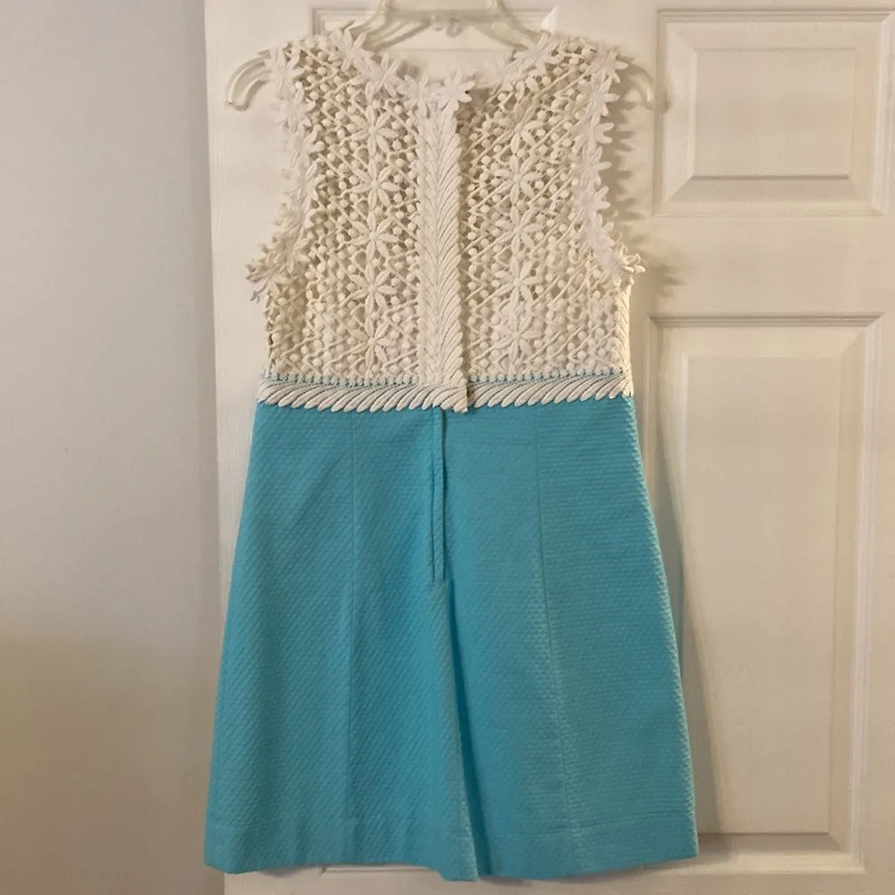 Lilly Pulitzer Dress size 8 color white and aqua blue so beautiful length 34” - Image 4