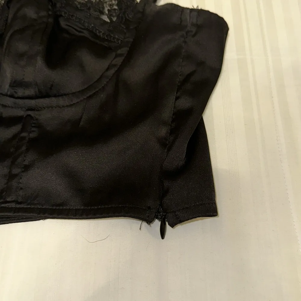 Princess Polly satin lace top. - Image 3