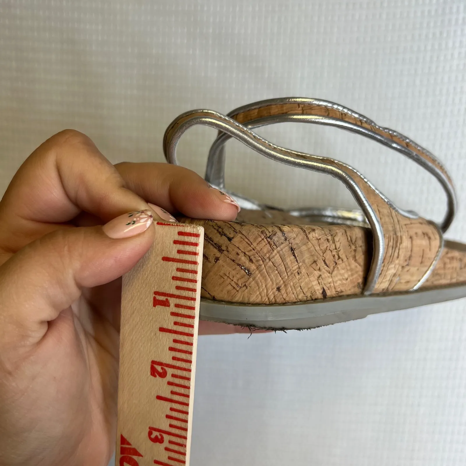 Schutz Silver Cork‎ Toe Ring Thong Sandal Adjustable Ankle Strap Women's 6B - Image 7