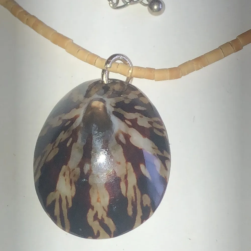 Wooden Seed Bead Beaded Boho Shell Pendant Necklace - Image 2