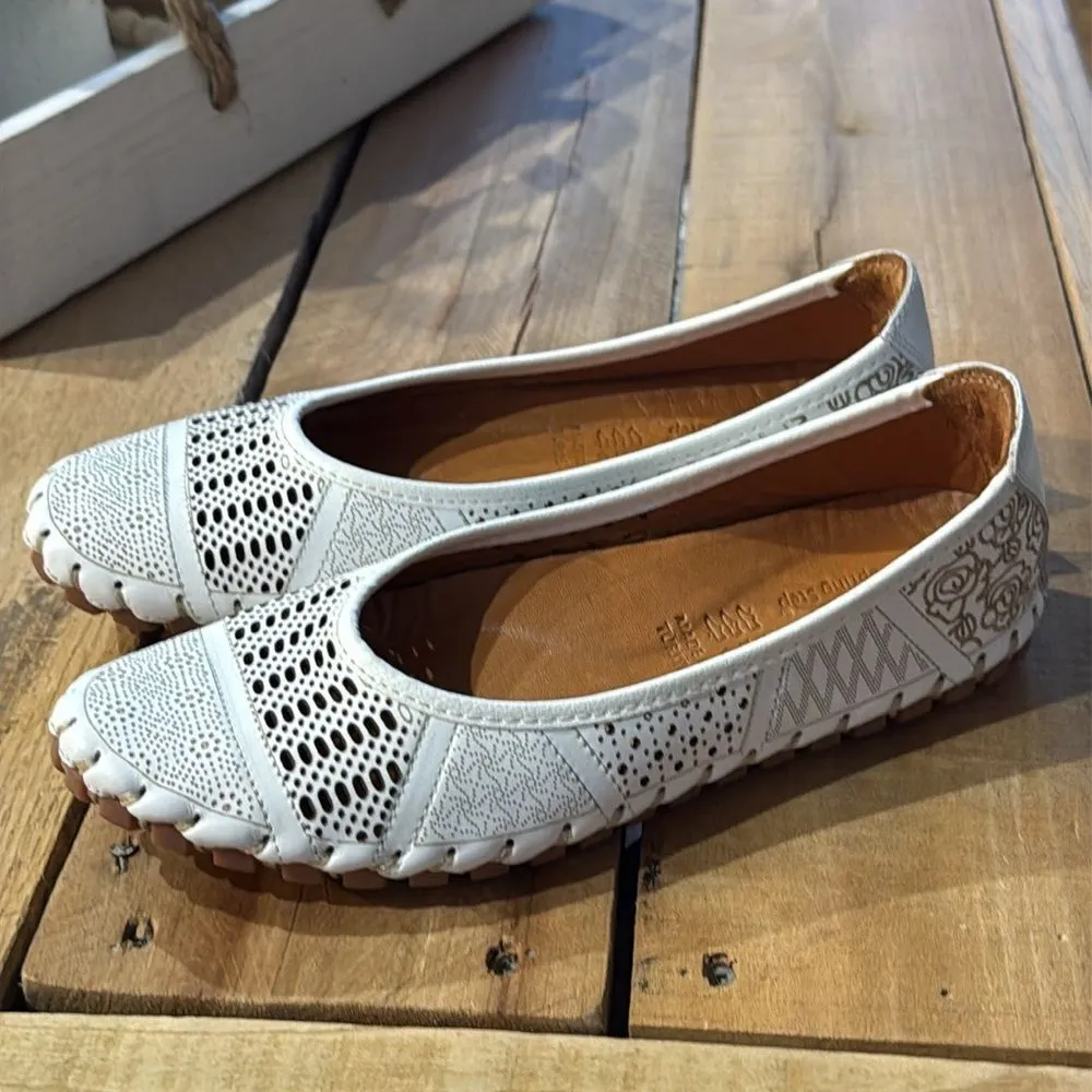 Spring Step  Kenyetta White Leather Cutout Ballet Flats 38/8 B22B - Image 7