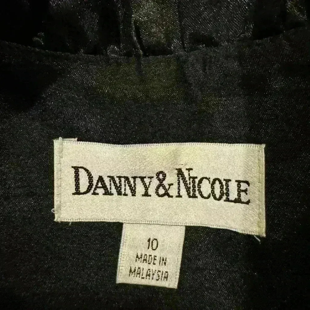 Women’s Black Danny&Nicole Vest - Image 3