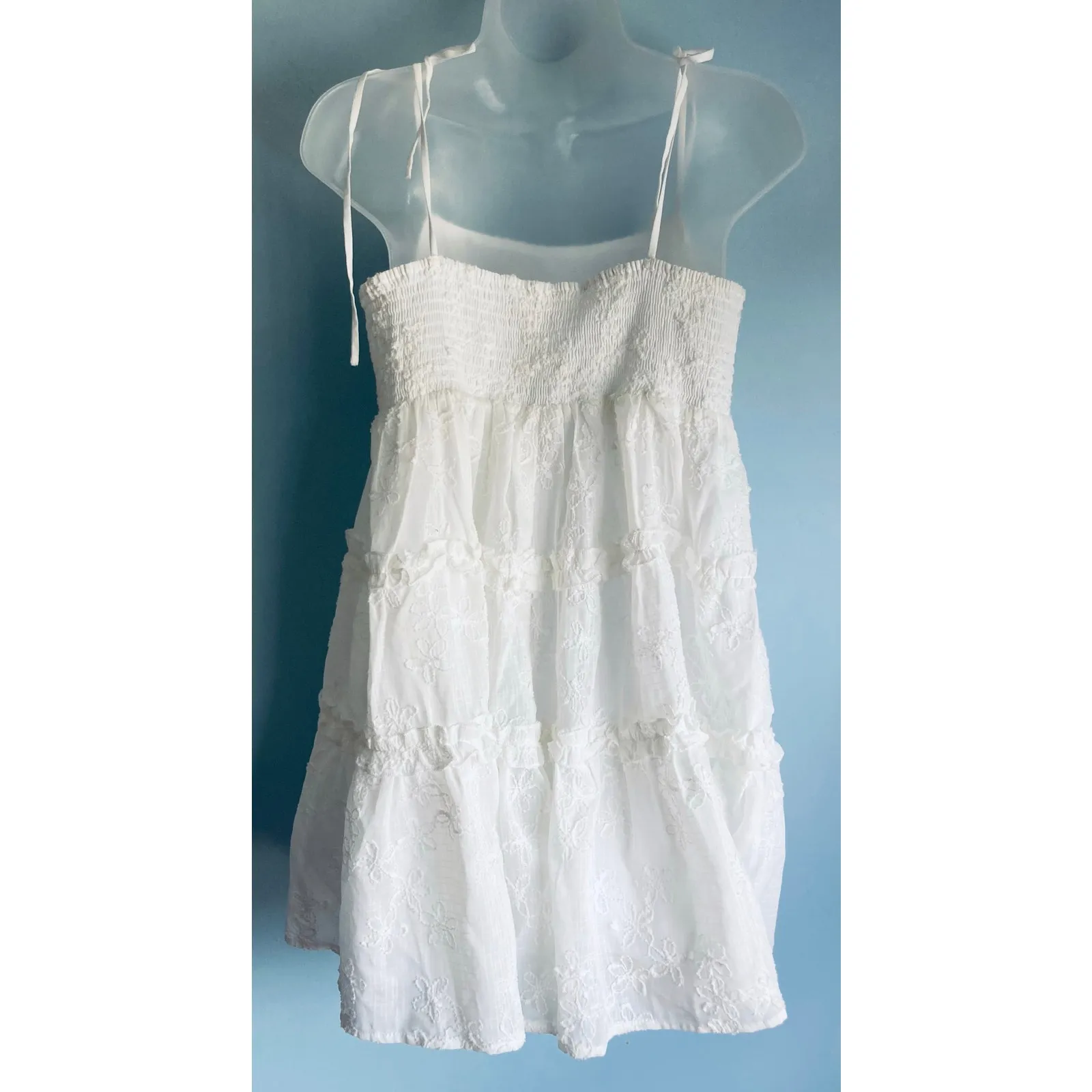 White Summer Dress Floral Embroidery All In Favor Medium NWT - Image 3