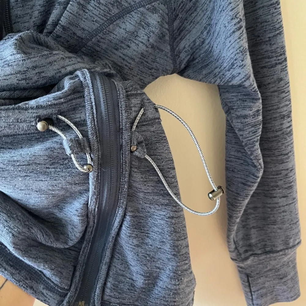 ATHLETA Heathered Blue Hooded Sweatshirt No Sweat Jacket Full Zip Pockets Size M - Image 6