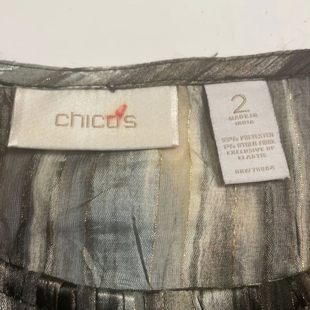 Chico’s blouse metallic boat neck crinkle long sleeve shirt shimmer top Sz 2 - Image 2