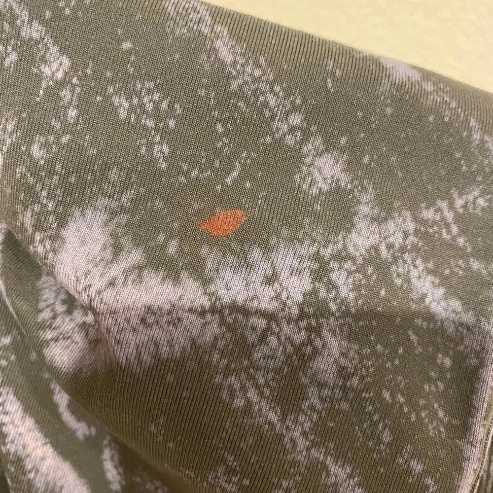 Lululemon Blot Tie Dye Leggings Size 8 VGUC - Image 5