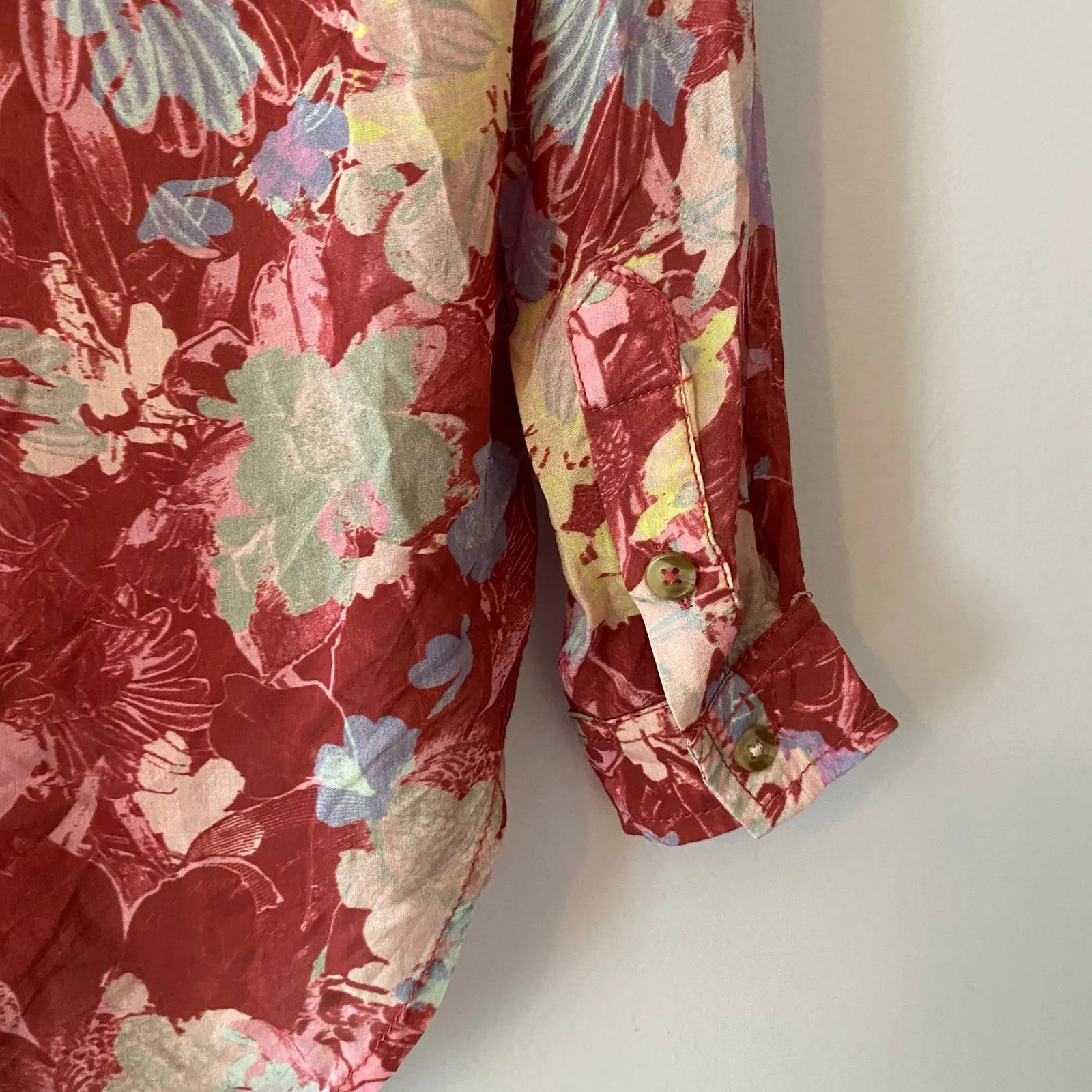 Pilcro Anthropologie Pink Purple Floral Button Down Blouse Women's size XXS - Image 6