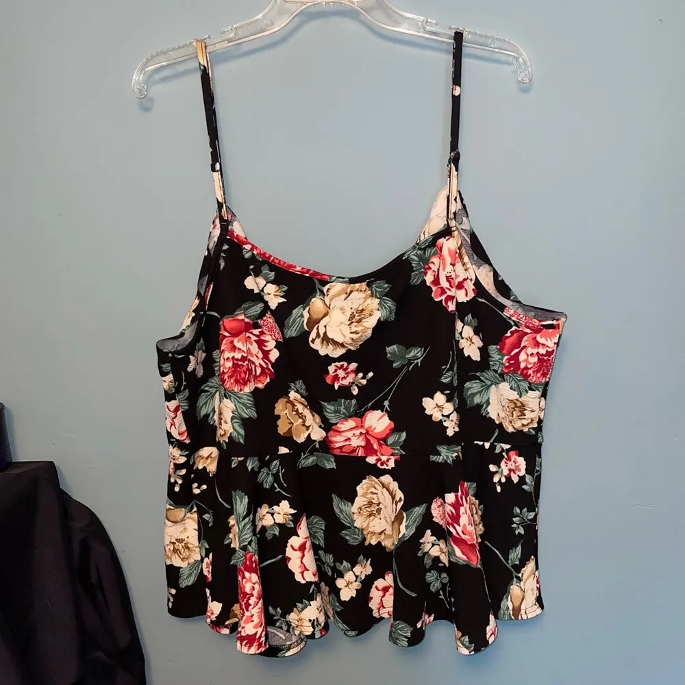 SheIn  Curve Floral Peplum Spaghetti Strap Top Size 5X - Image 6