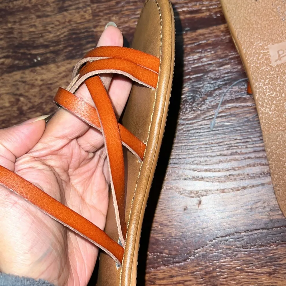 Slip On Strappy Flat Sandal Slippers NWOT Size 8 - Image 4