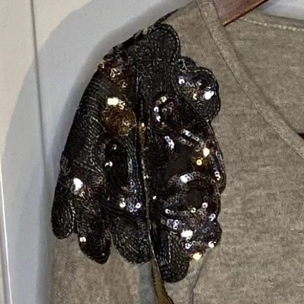 Romeo & Juliet Couture Sequined Shoulder S… - Image 5
