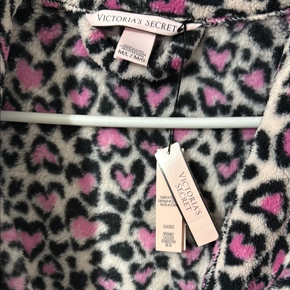 Victoria's Secret Pink Leopard Print Robe - Image 2