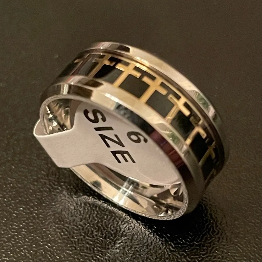 8mm gold cross silver ring size 6 - Image 3