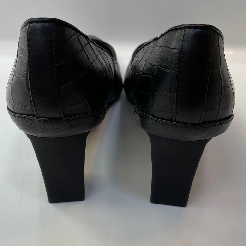 LOGO Lori Goldstein Women’s Liza Leather Reptile Embossed Black Pointed Heels - Image 7