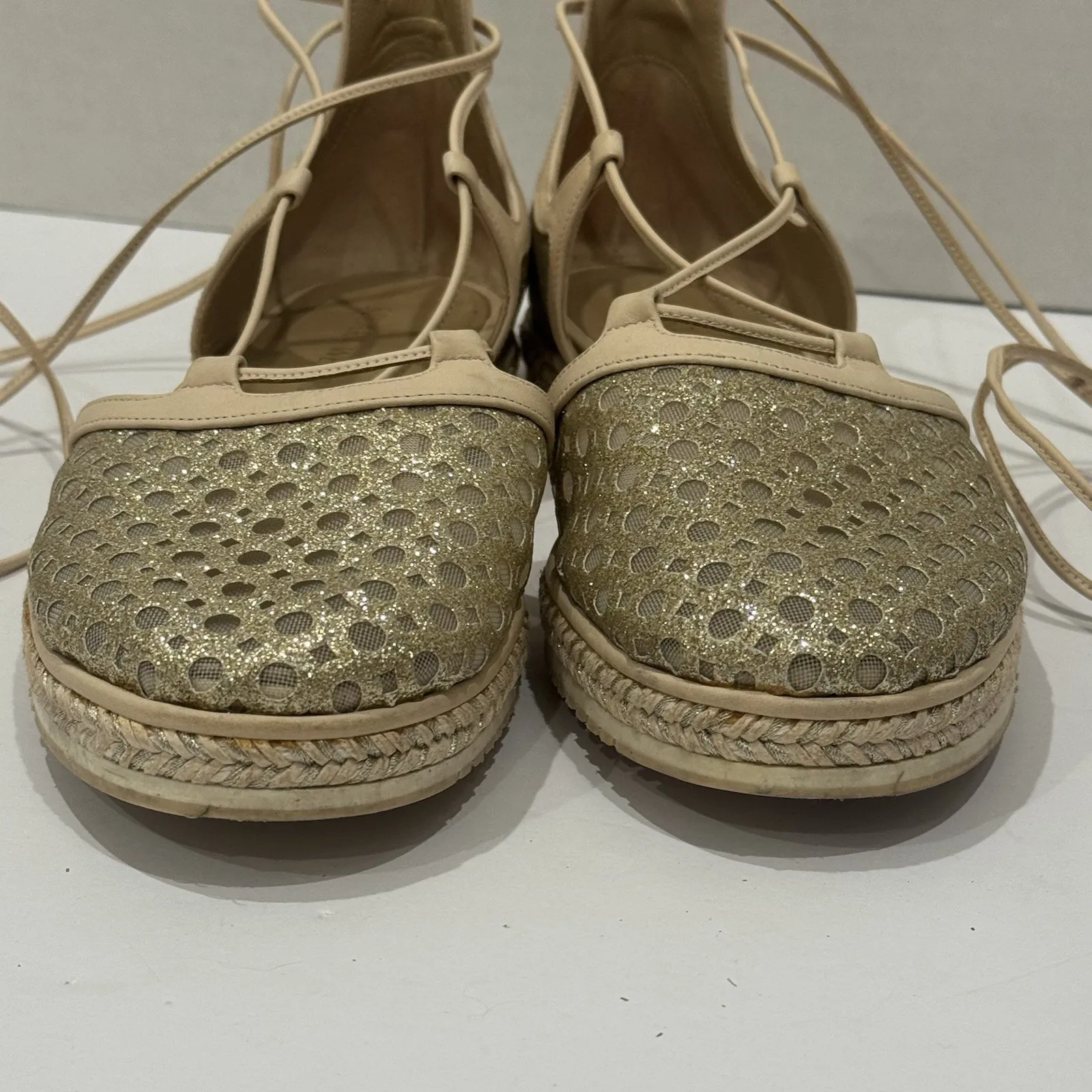 Stuart Weitzman 'Tweety' Strappy ballet Feminine slingback Gold sandals Sz 8.5 - Image 5