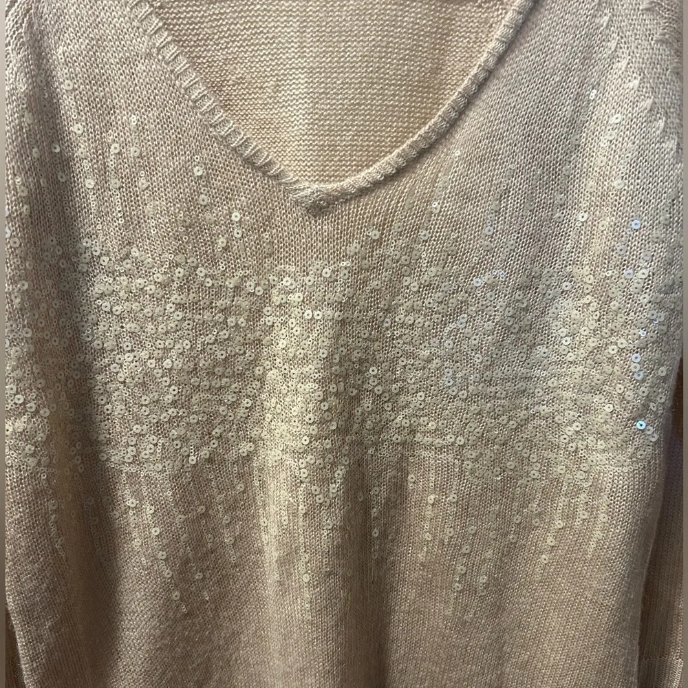 Matty M V-neck sweater with sequin design. Size S - Image 3