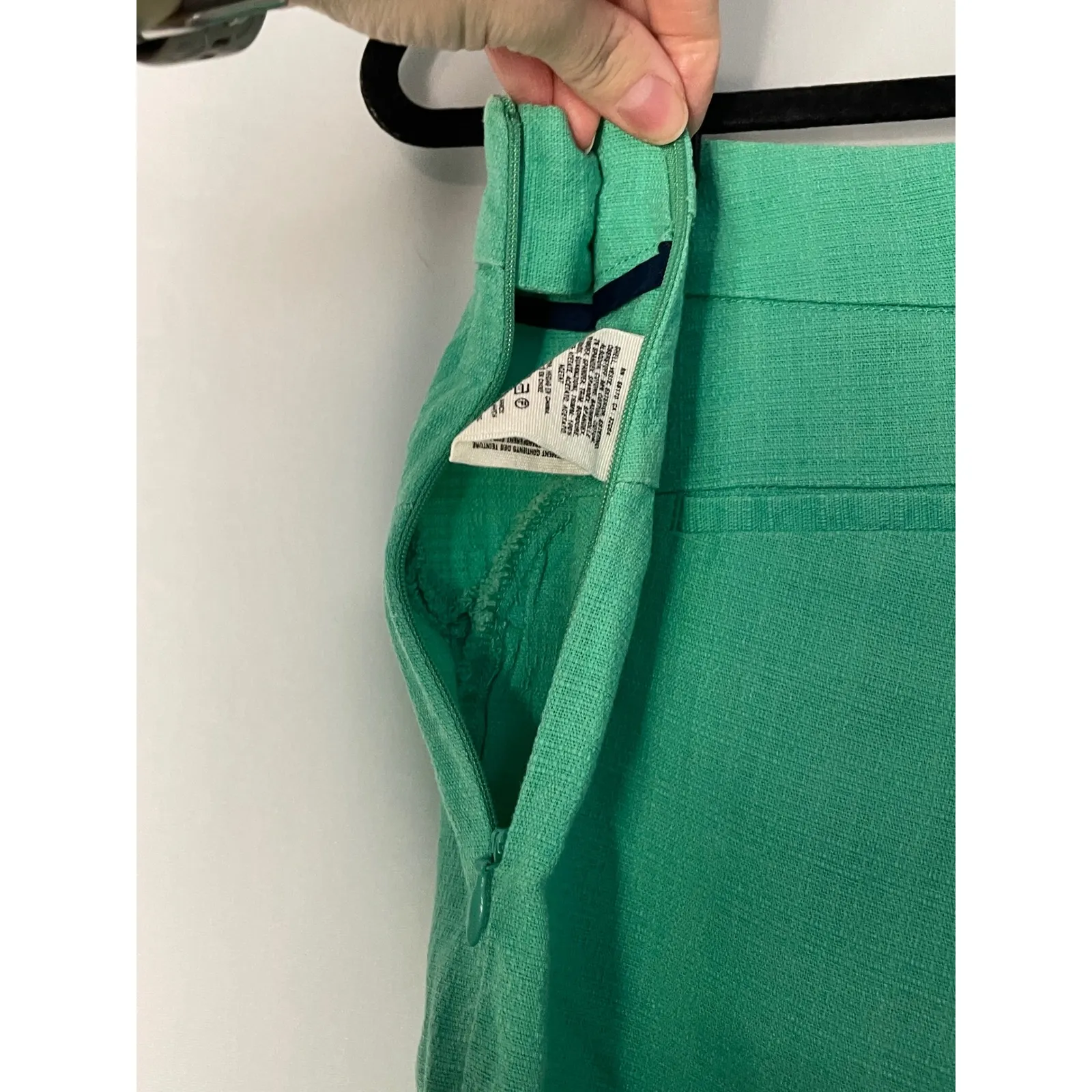 Cartonnier Women's Green Textured High Waisted Shorts Size 2 - Image 6