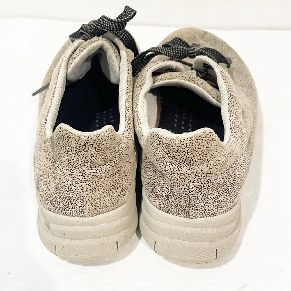 FitFlop Size 7 Sporty Pop Lace-up Sneakers Beige Snake Animal Print A81-347 - Image 4