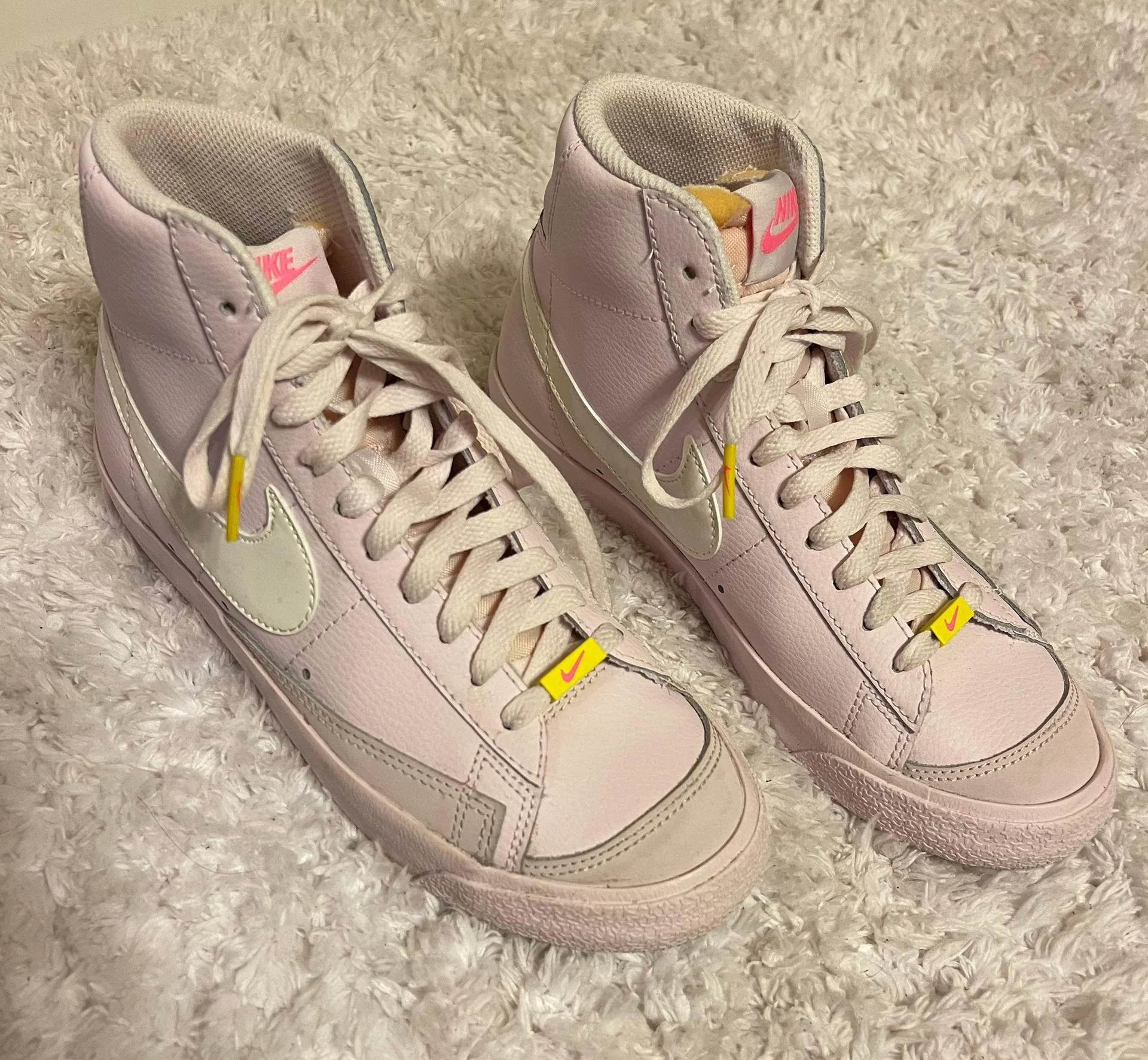 Blazer 77 “Violet Digital Pink” - Image 2