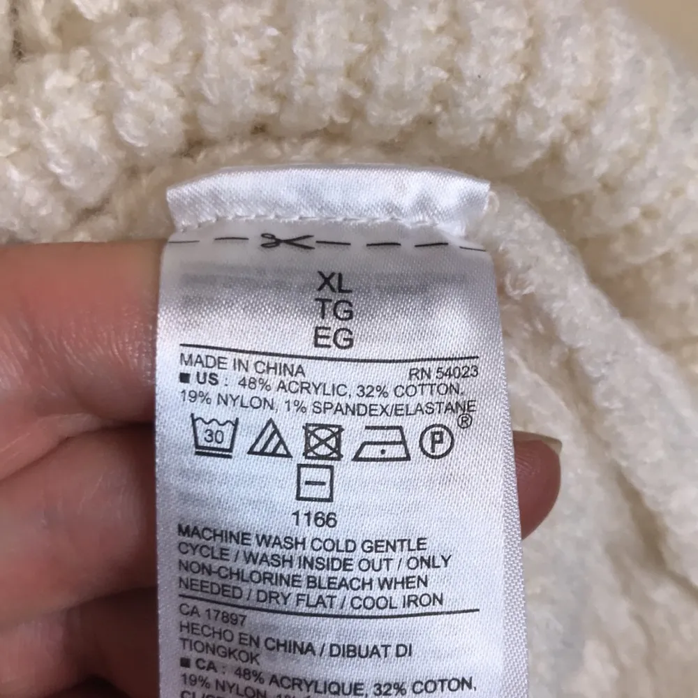 Old Navy Women’s Chunky Knit Ivory White Long Line Mock Neck Sweater - Image 9