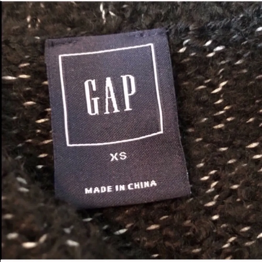 GAP soft wool bouclé boat neck black sweater xs - Image 6