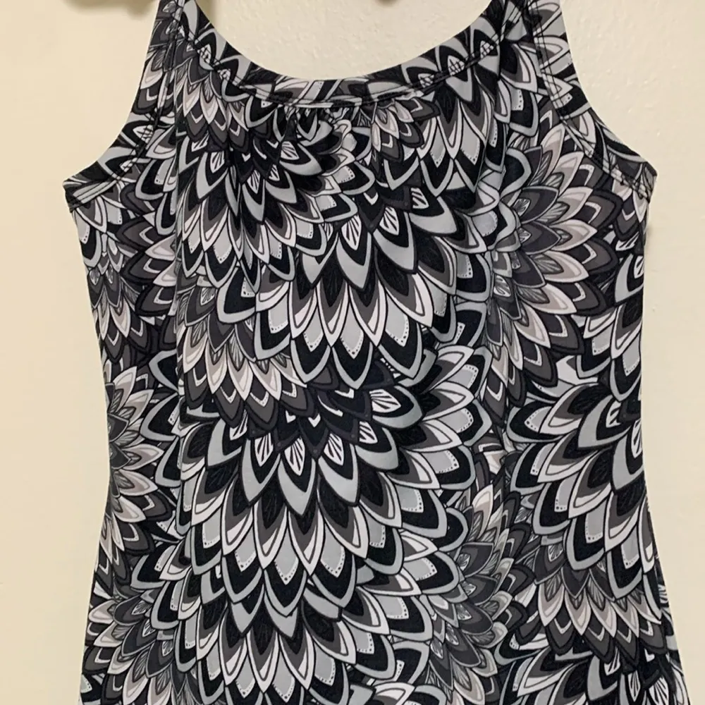 PRANA activewear floral black white gray woman dress size MEDIUM - Image 2
