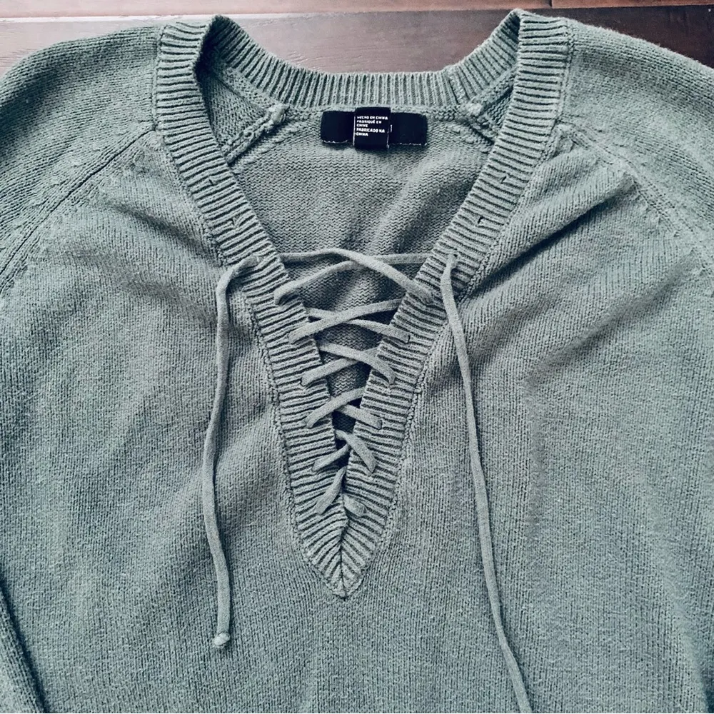 Forever 21 Forest Green Lace-Up Pullover Knit Sweater | Size: L - Image 6