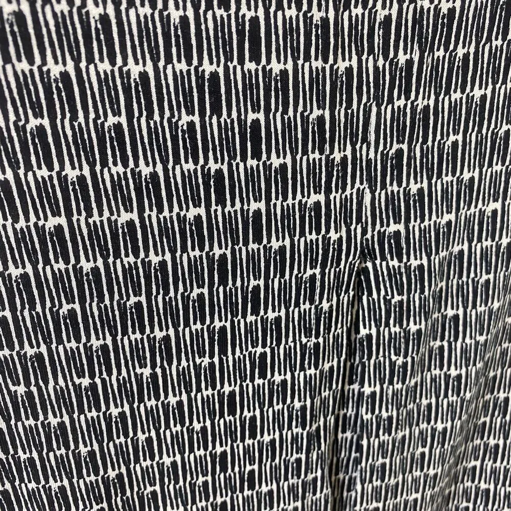 Daisy Fuentes NWT Round Neck Black White Jersey Sleeveless Stretchy Top Size S - Image 4