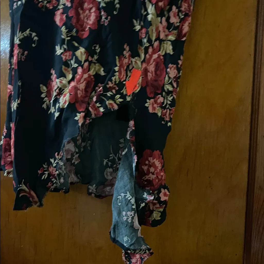 Reformation Para Maxi Floral Dress size Small damaged hem - Image 9