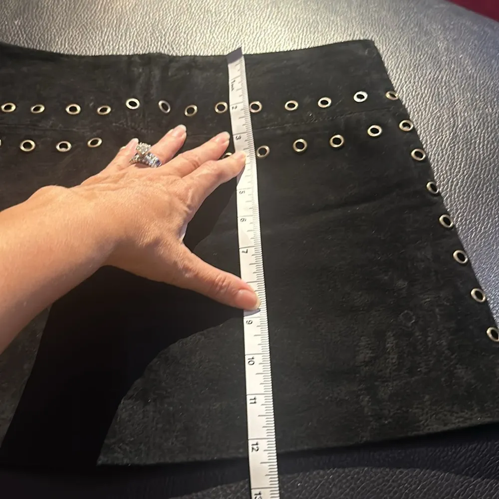 Forever 21 Black Suede Skirt - Image 5