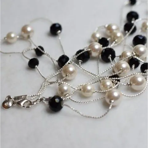 Source Unknown Nostalgic Double Stand Silver Tone Twisted Chain Black White Beaded Necklace - Image 2