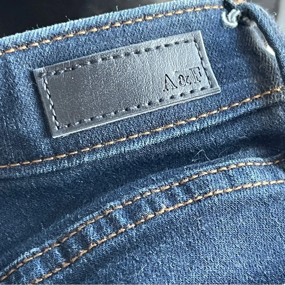 ABERCROMBIE & FITCH | Dark Blue Mid Rise Super Skinny Denim Jeans Sz 25 - Image 3