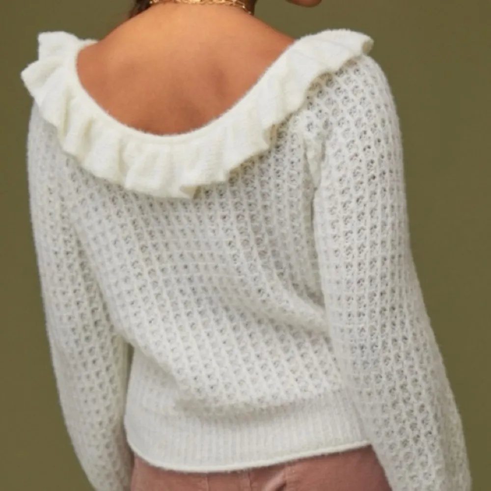 Anthropologie Ivory White Ruffled Boat Neck Soft Wool Knit Sweater Size Medium - Image 2