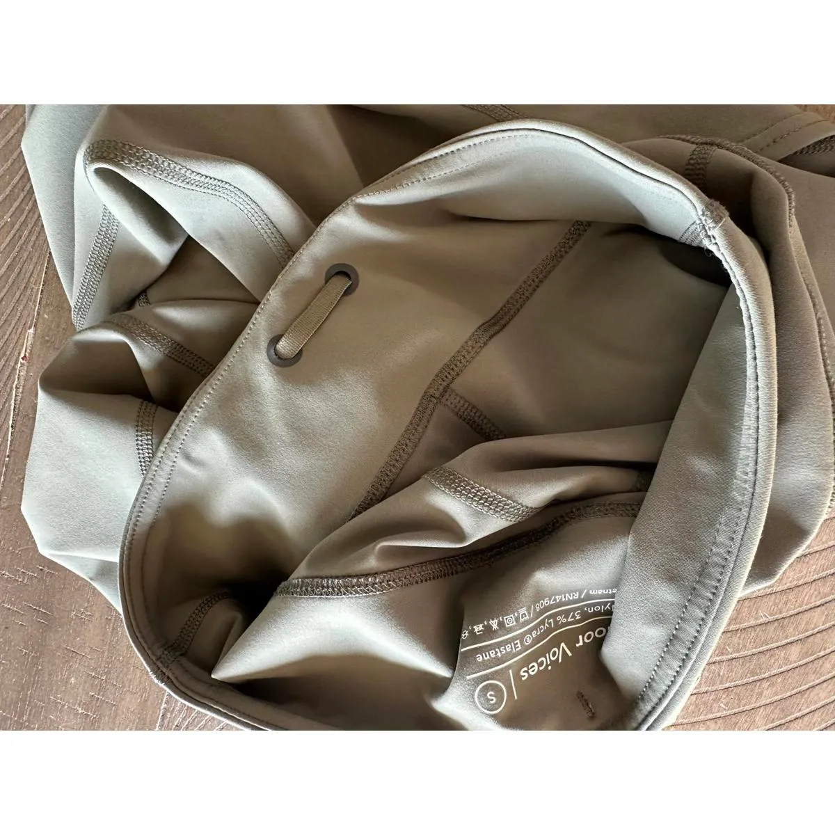 Outdoor Voices Zoom 7/8 Leggings in Tea Tree Green w/ Pockets Women’s size Small - Image 8