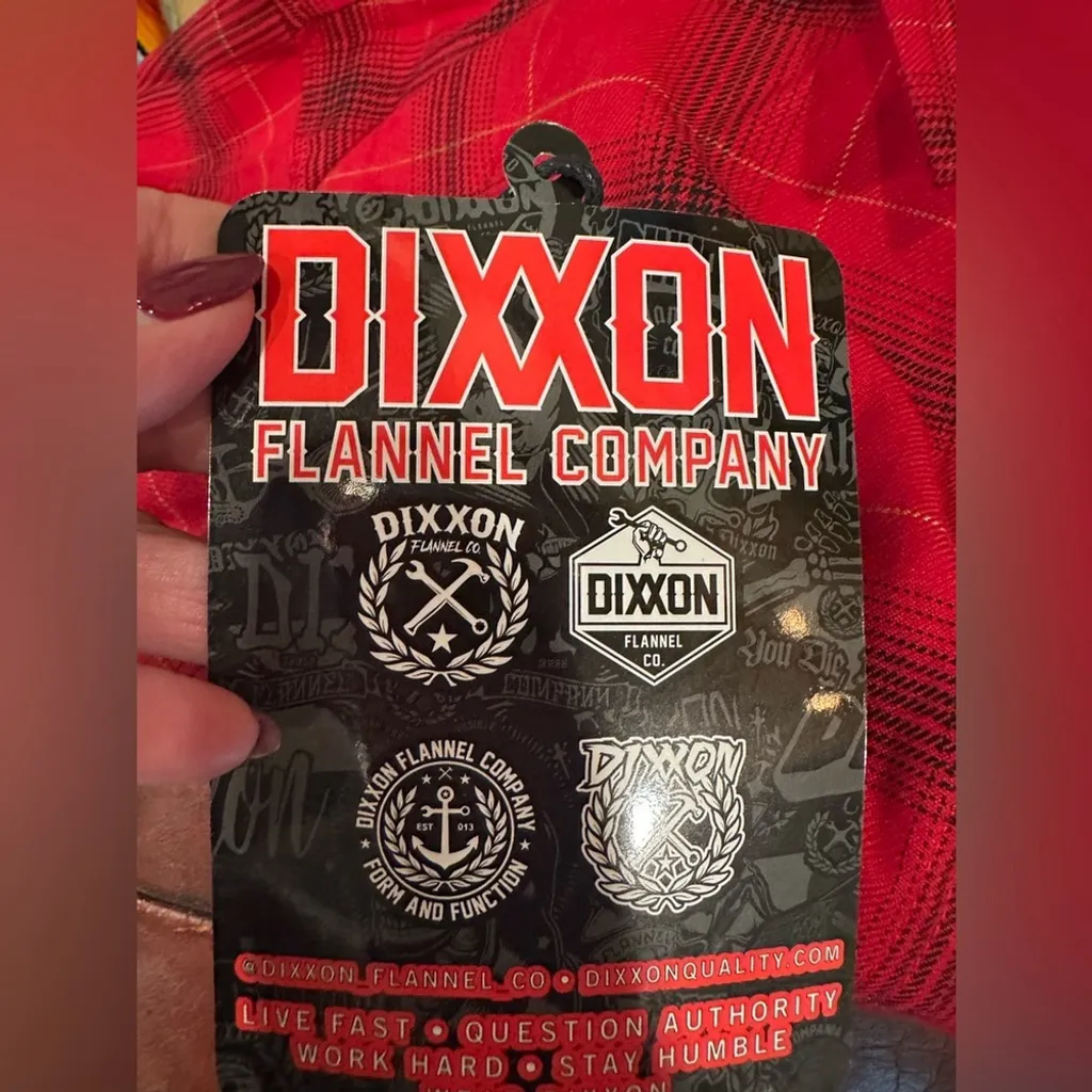 NWT DIXXON Women's Red Plaid FLANNEL BUTTON UP SHIRT ( cropped ) Size L - Image 8