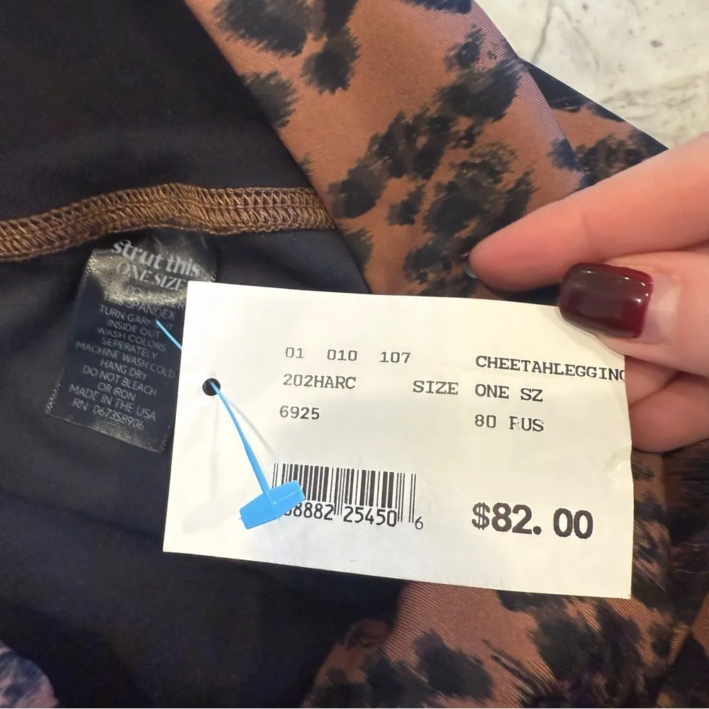 Strut this  Cheetah Leggings - Image 6