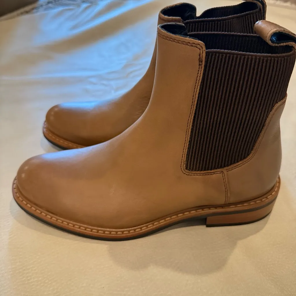 NWOT Nisolo Carmen Chelsea Size 7 - Image 4