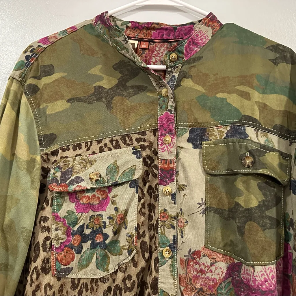 Pilcro Anthropologie Relaxed Mixed Leopard Camo Floral Print Buttoned Shirt M - Image 2
