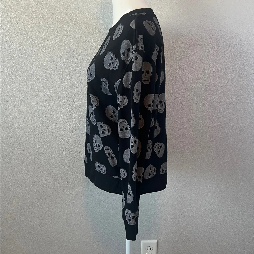 No Boundaries Skull Print Crewneck Sweatshirt Black Juniors Medium - Image 4